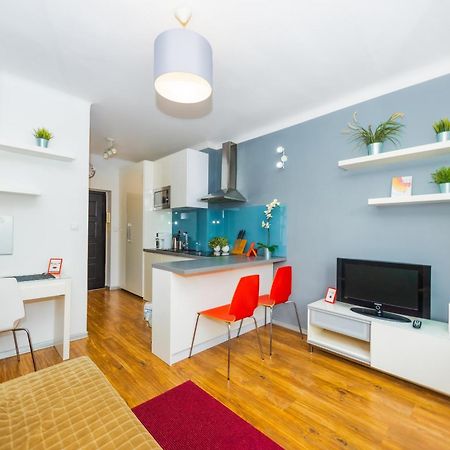 Cozy Studio Next To The Metro And City Center ワルシャワ エクステリア 写真