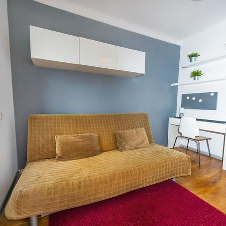 Cozy Studio Next To The Metro And City Center ワルシャワ エクステリア 写真