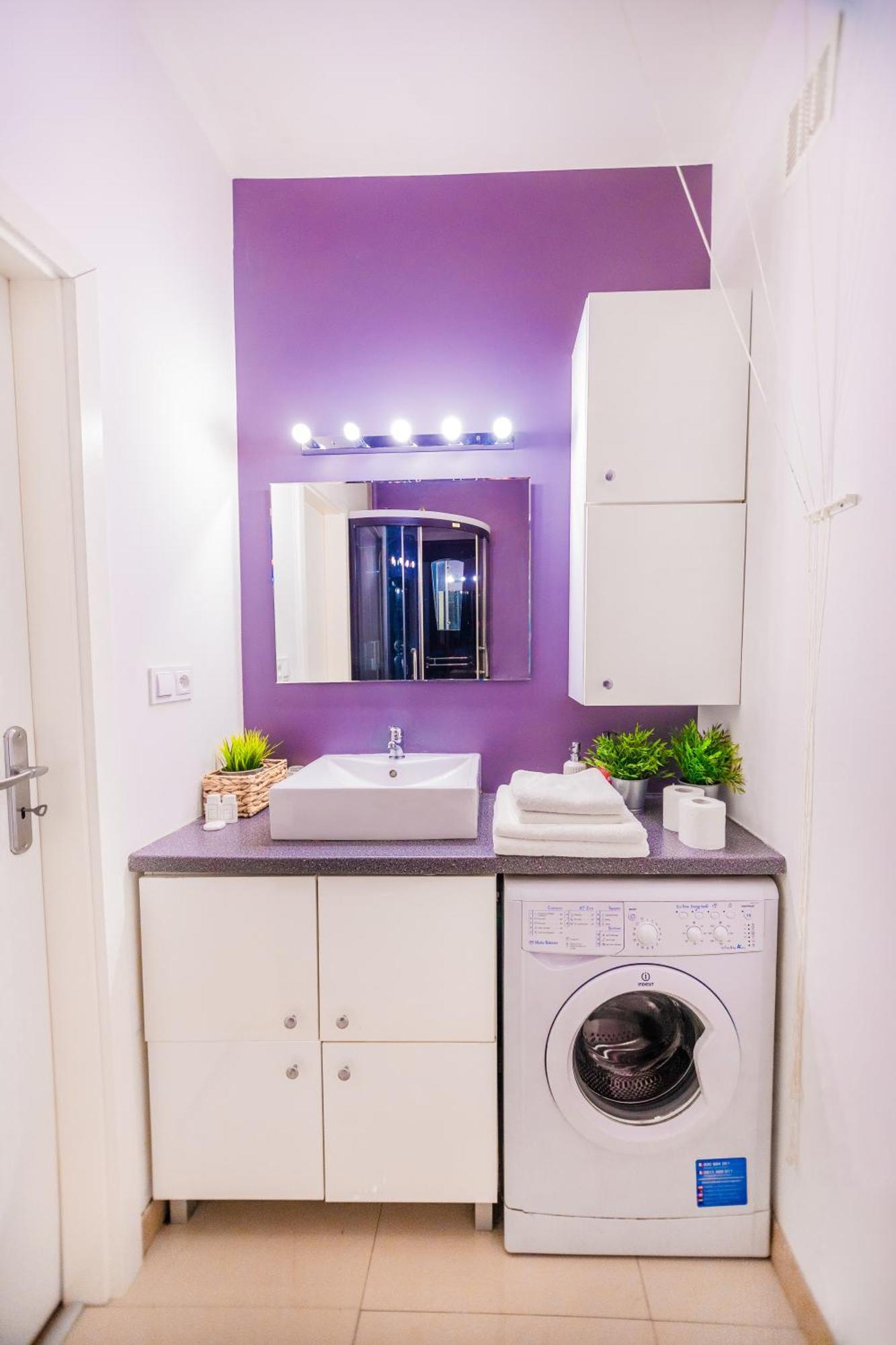 Cozy Studio Next To The Metro And City Center ワルシャワ エクステリア 写真